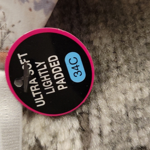 Five bras - 34 C - Picture 5 of 8